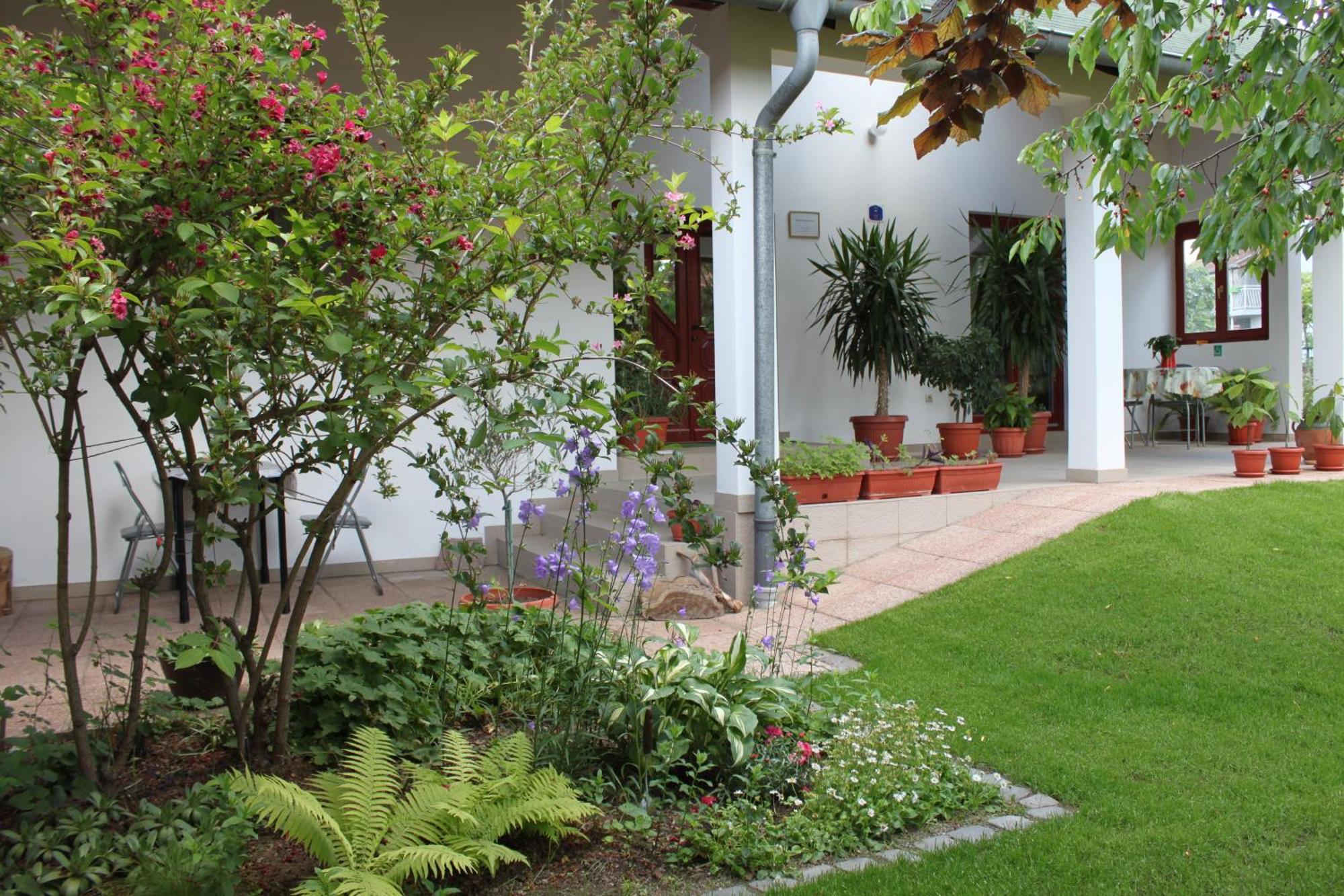 Boulevard Garden House - Free And Save Parking In The Locked Yard Чуприя Екстер'єр фото